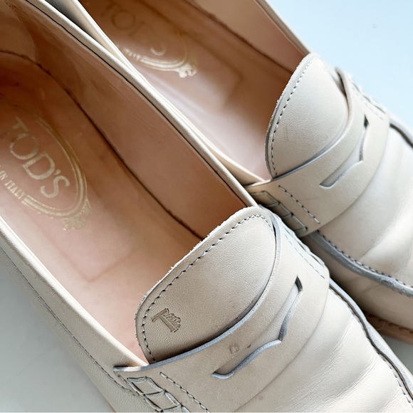 Tod’s light almond/cream leather penny loafers sz 39 (8.5-9) - Picture 4 of 7
